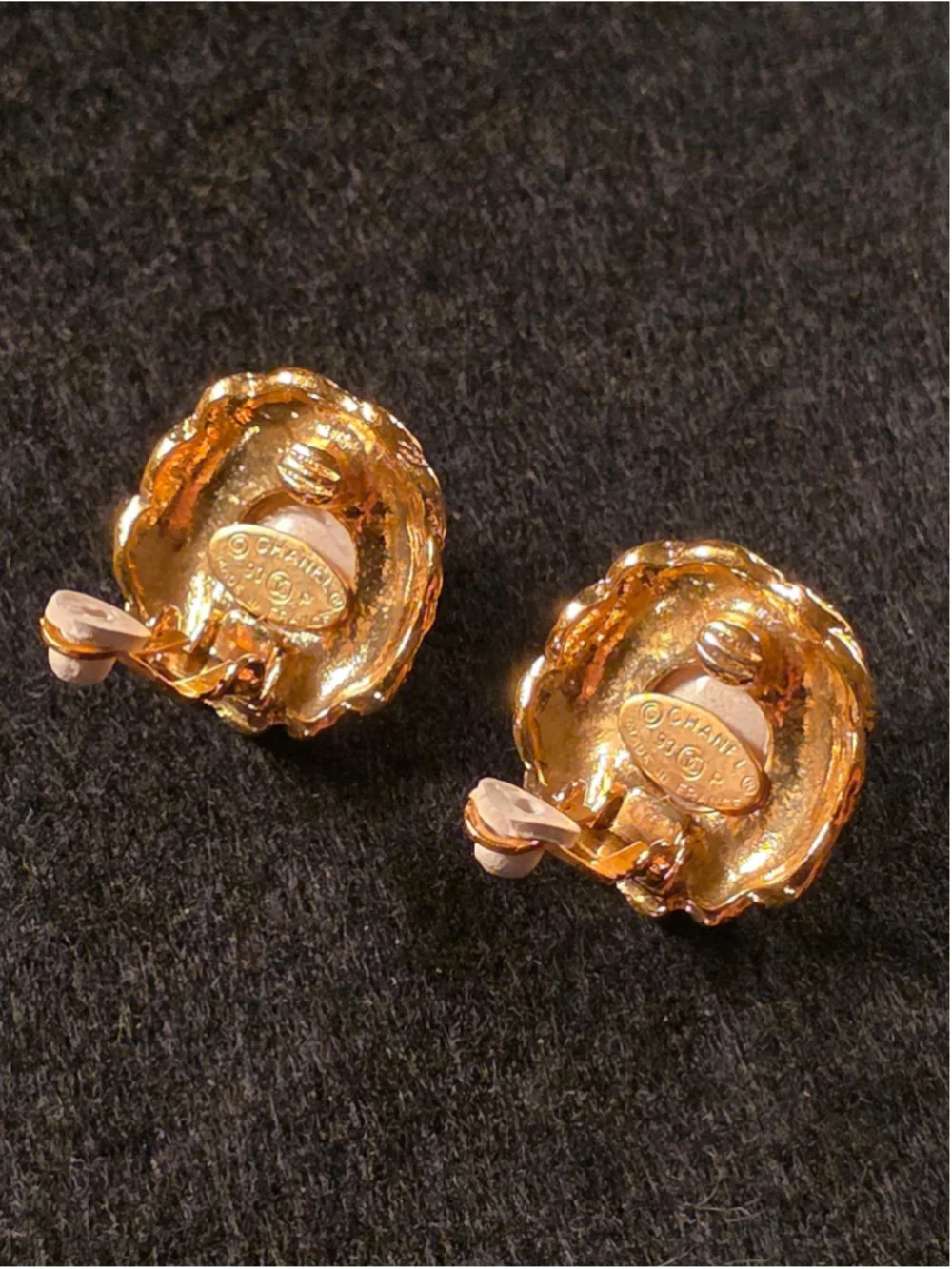 Chanel 1993 Rope Pearl Earrings - Picture 3 of 8